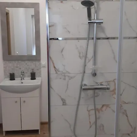 Wygodny, nowy dom całoroczny 8km od centrum miasta *